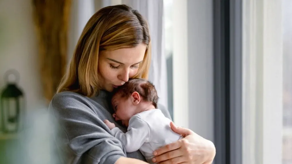 İşçi ve Memur Annelerin İzin Farkları Kalkıyor, Doğum İzni Artırılıyor