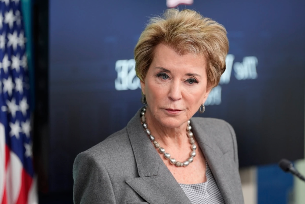 Eğitimde Büyük Kırılma: Bakanlığın Tasfiyesi Okullarda Kaos Endişesini Tetikliyor