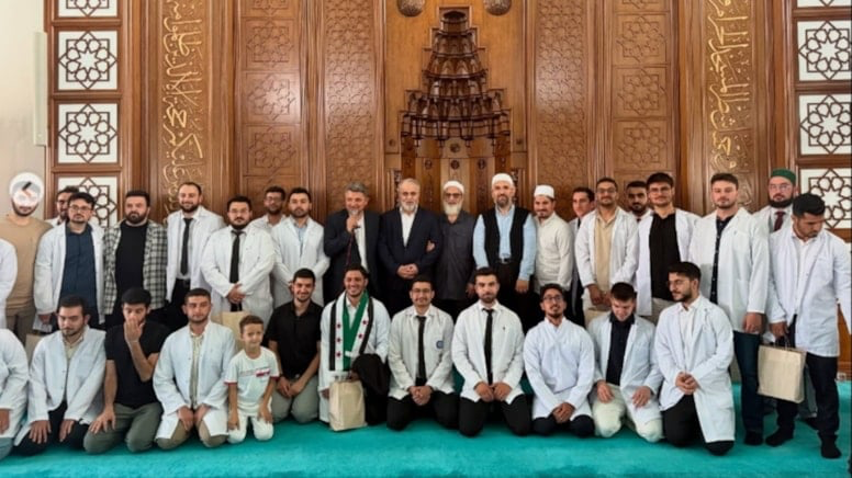 Tıp Fakültesi mezunlarına camide tören ve nasihat