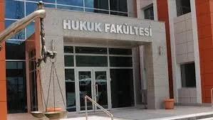 Danıştay’dan Hukuk Fakülteleri İçin Kritik Karar: 100 Bin Barajı Durduruldu