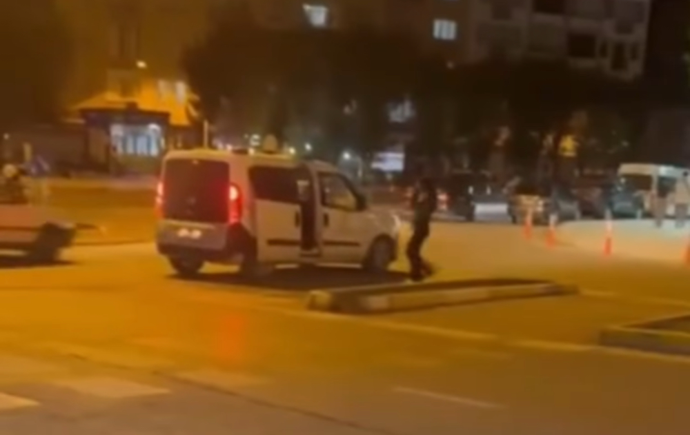 Devlet aracına eskort kadın alan memurlar açığa alındı