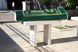 Hastalanan çiçek öğretmen hayatını kaybetti