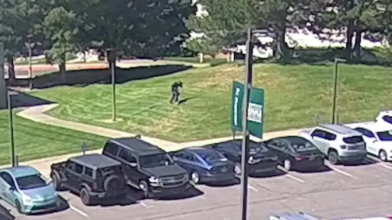 FBI, Charlie Kirk Suikastı Zanlısının Görüntülerini Yayınladı, 100 Bin Dolar Ödül Koydu